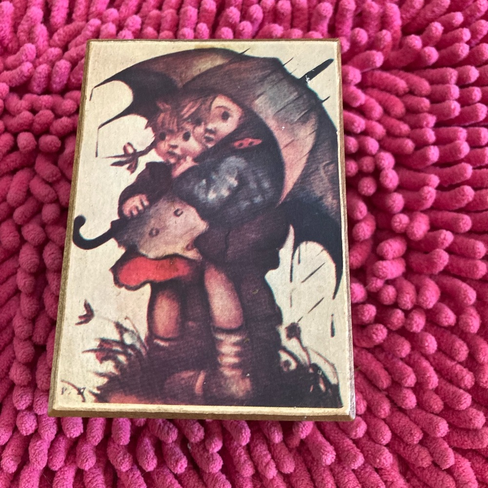 Hummel Music Box Japan Children Under Umbrella